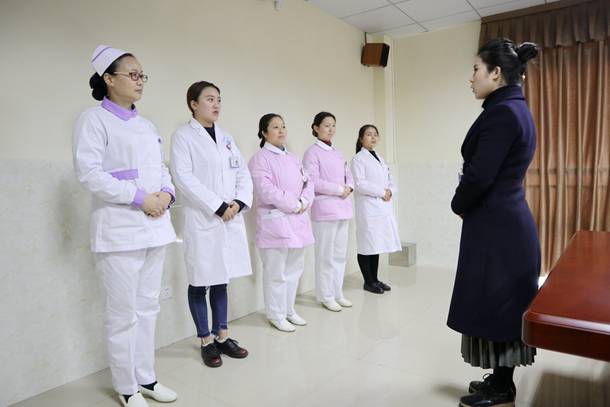 微笑于心 礼仪于身 服务于行