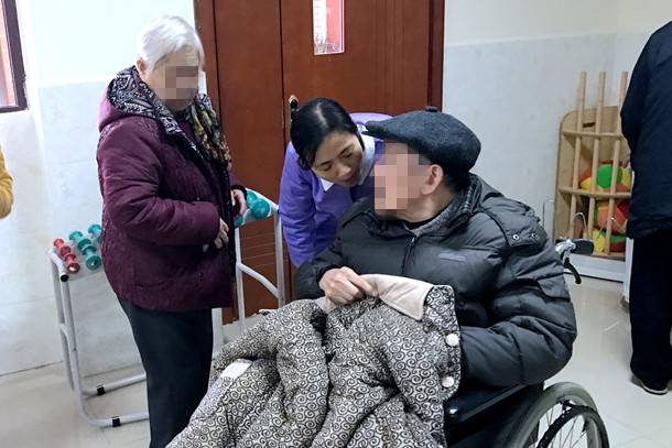 老人喜爱的康复训练 身心愉悦为主