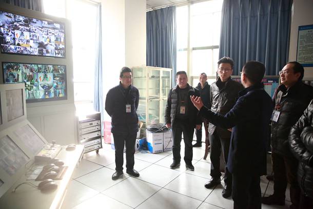 市卫计委副主任黄大贤来院开展节前检查、慰问