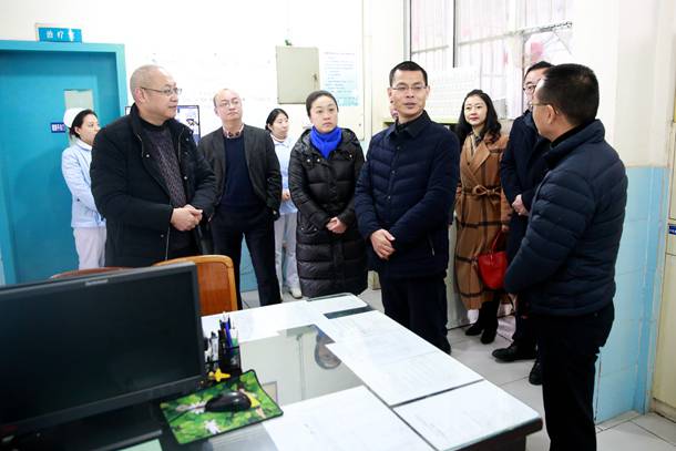 区委副书记、区长宋骥一行走访慰问区精神病院
